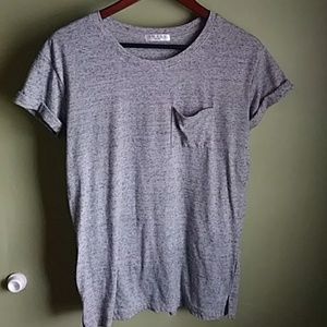 Gray tee-shirt